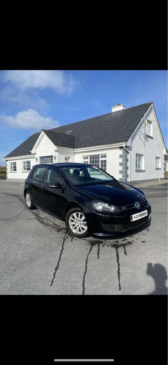 2011 Volkswagen Golf - Image 1