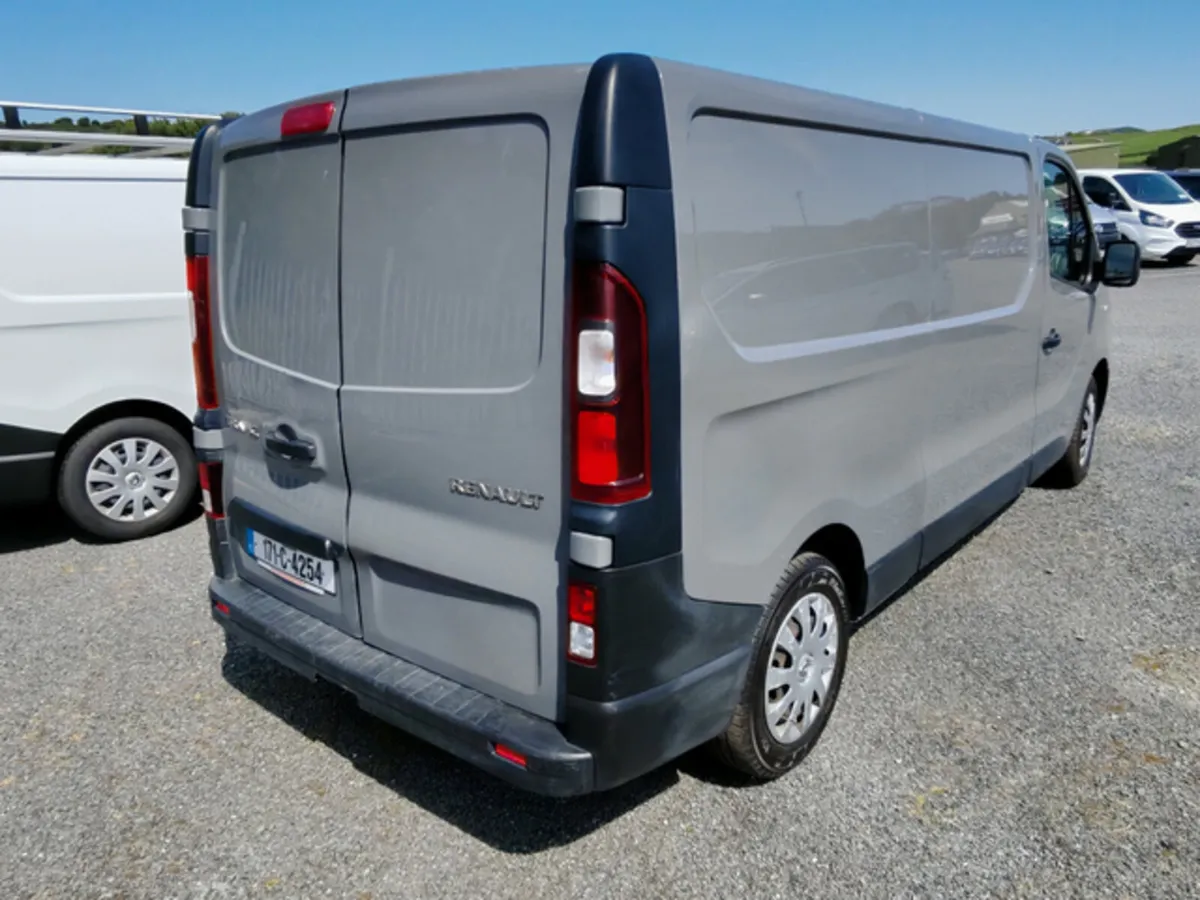 Renault Trafic 2017 - Image 4