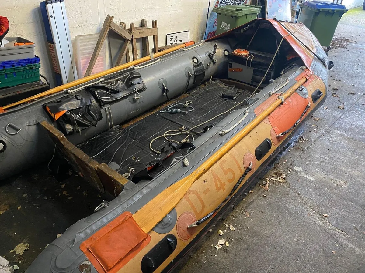 EA -16 - D Class - Ex RNLI Boat & Engine - Image 2