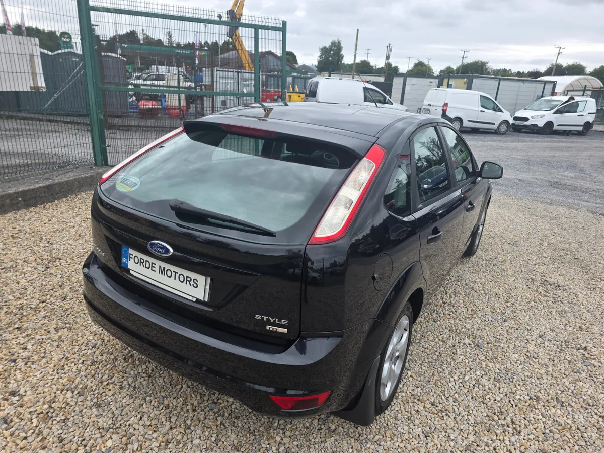 Ford Focus 2011 - Image 4