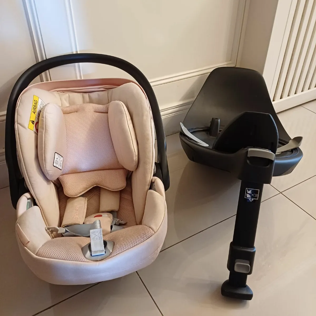 Car seat and base - Image 2