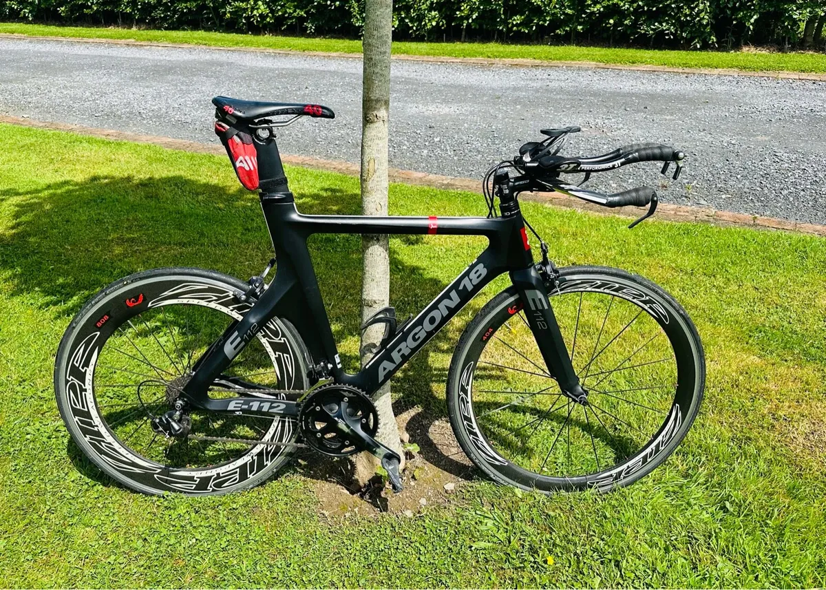 ARGON TT TRIATHLON BIKE + RACE WHEELS - Image 1
