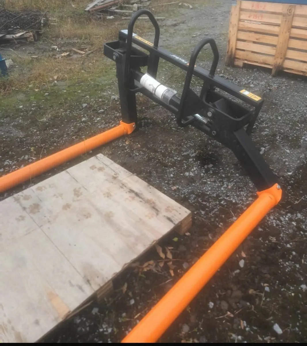 New Quickie Bale Stacker