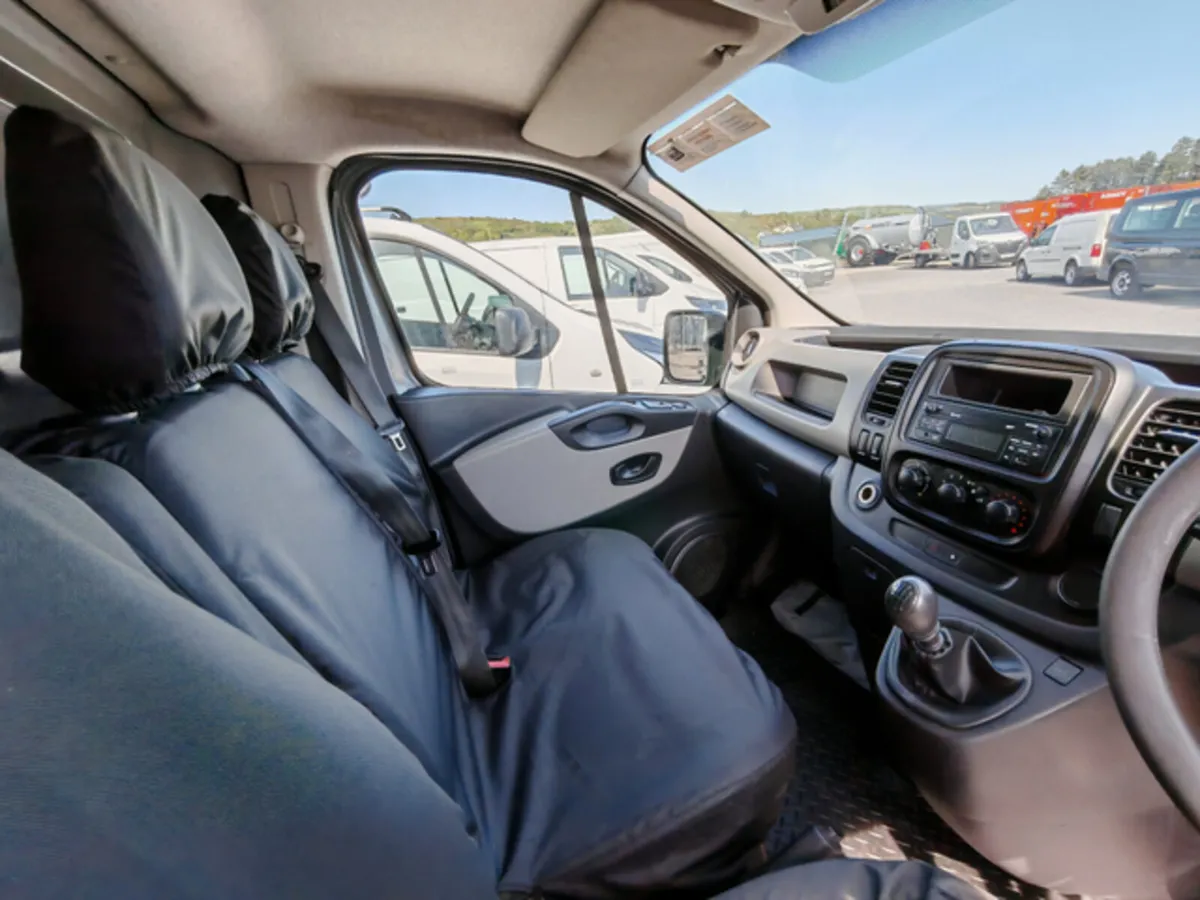 Renault Trafic 2017 - Image 2