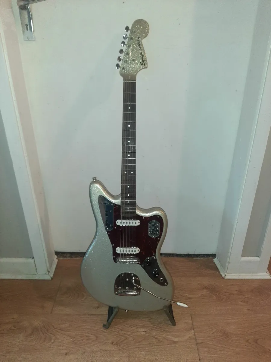 Squier Classic Vibe Jaguar - Image 1