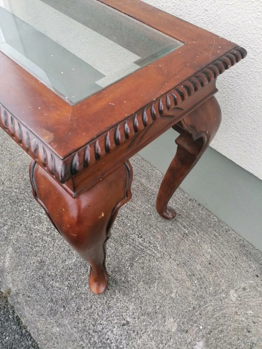 Hall or Reception table. Mahogany finish with glas - Image 3