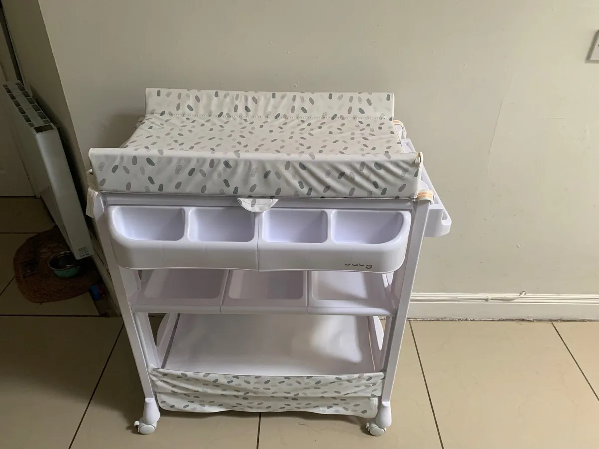 Baby changing table - Image 3