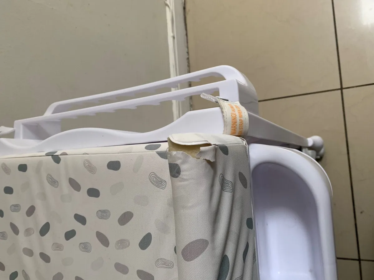 Baby changing table - Image 4