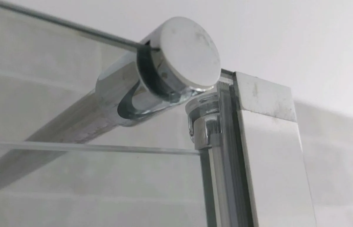Shower support bar - Image 3