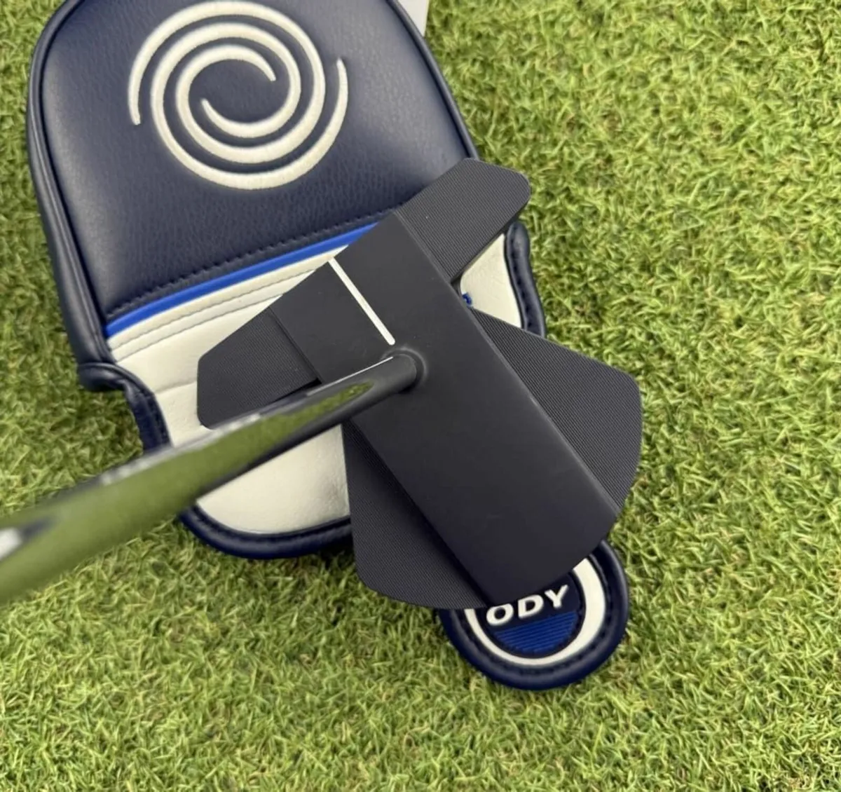 ODYSSEY AI-ONE SQUARE 2 SQUARE MAX 1 PUTTER / 35″ - Image 4