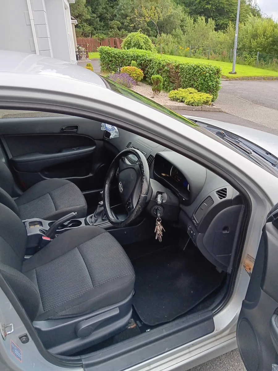 Car - Image 3