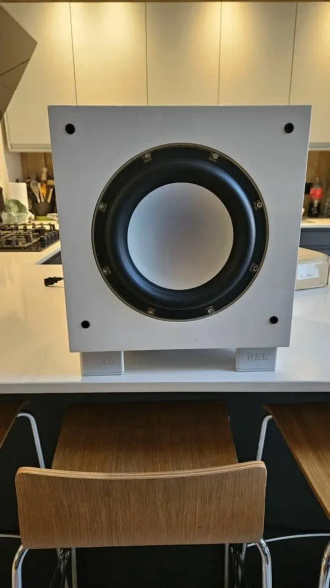 REL S/3 Wireless Subwoofer in immaculate condition - Image 1