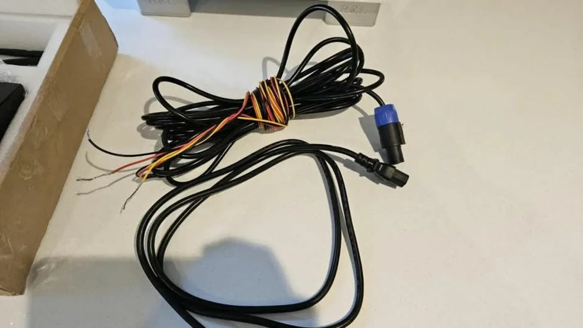 REL S/3 Wireless Subwoofer in immaculate condition - Image 2