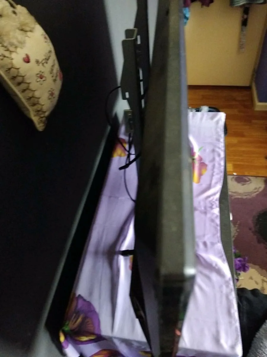 42"flat screen - Image 3