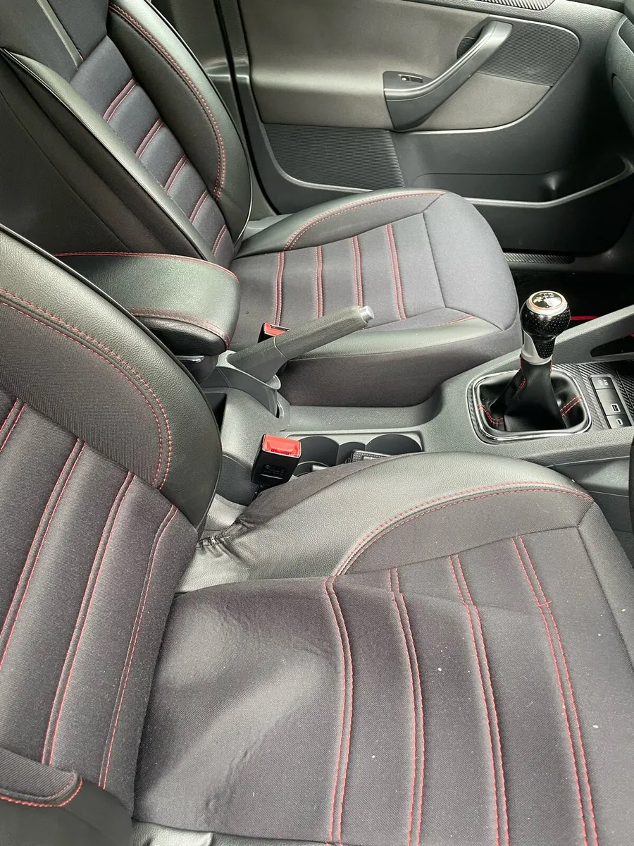 Volkswagen Golf 1.9 - Image 3