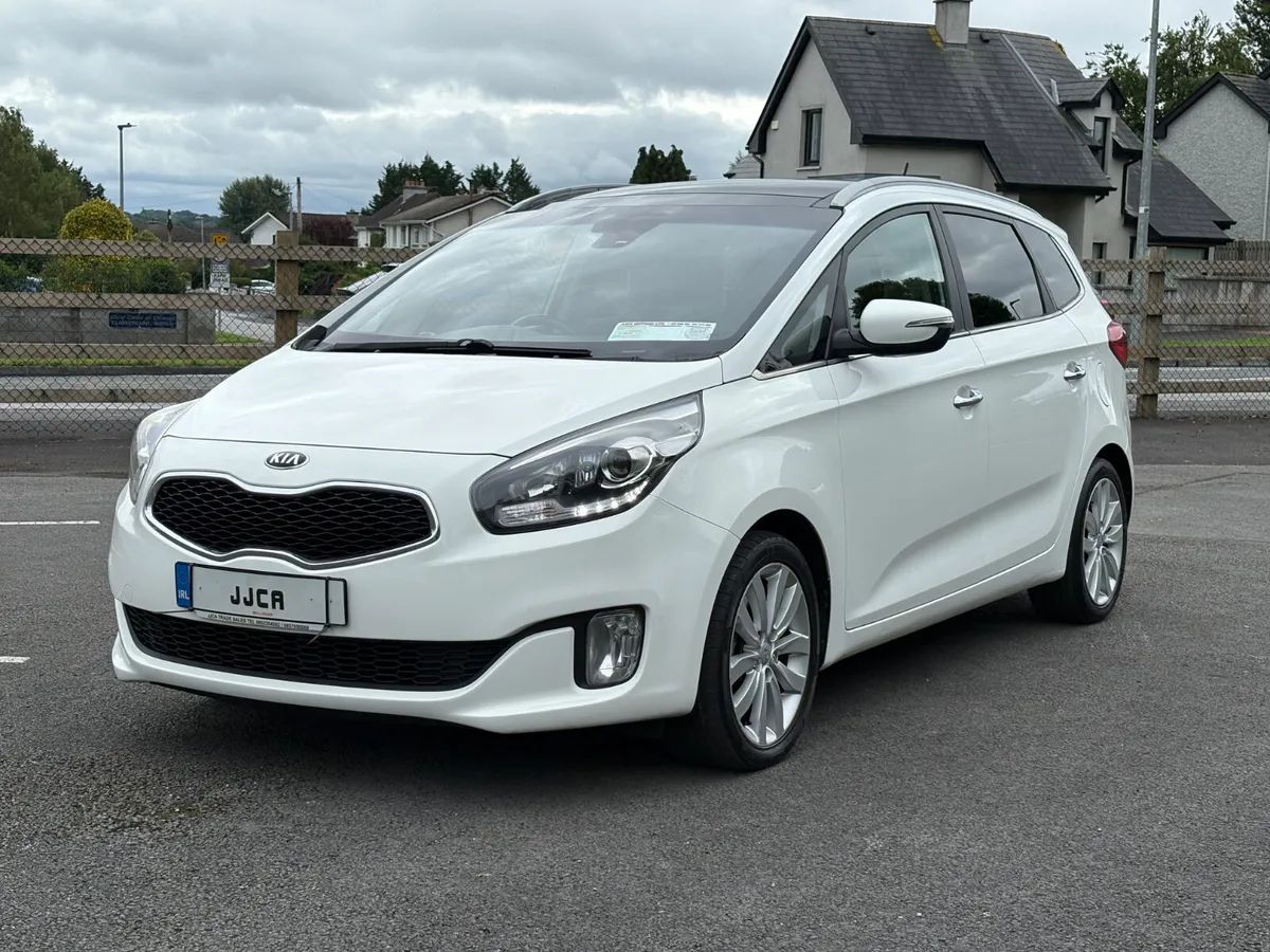 ABSOLUTELY IMMACULATE 7 SEATER KIA CARNES - Image 3