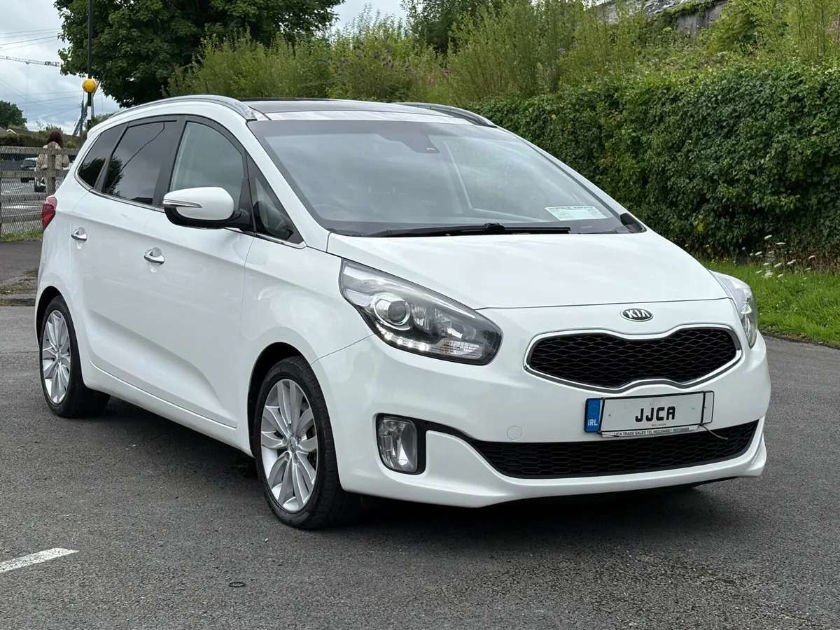ABSOLUTELY IMMACULATE 7 SEATER KIA CARNES - Image 1