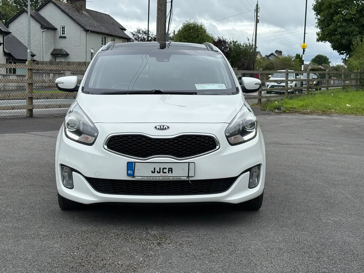 ABSOLUTELY IMMACULATE 7 SEATER KIA CARNES - Image 2
