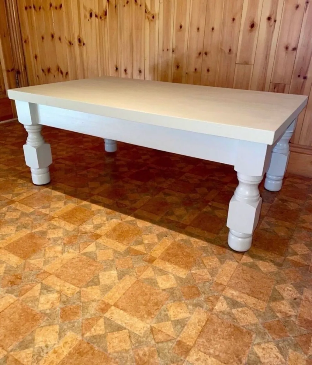 Stylish Living Room Table - Image 2