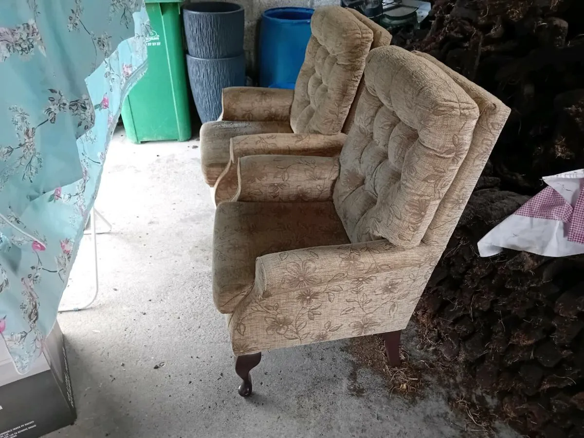 Chair's - Image 2
