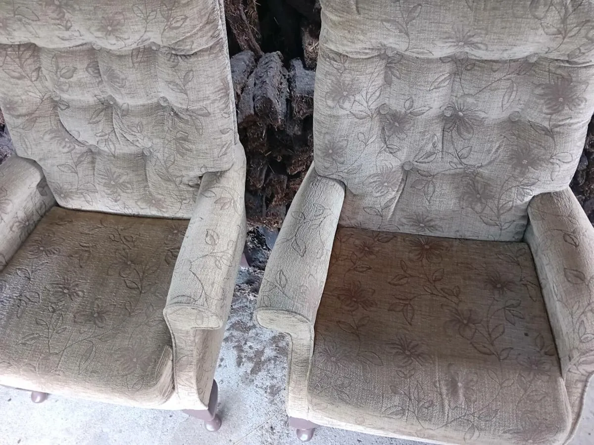 Chair's - Image 3