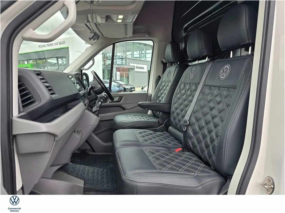 Volkswagen Crafter Crafter H 35 LWB 140BHP M6F 5D - Image 4