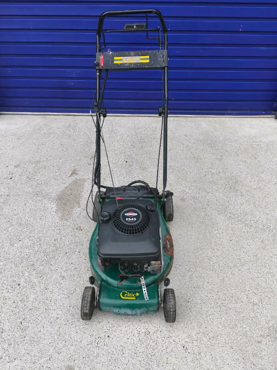 Keystart selfdrive lawnmower - Image 1