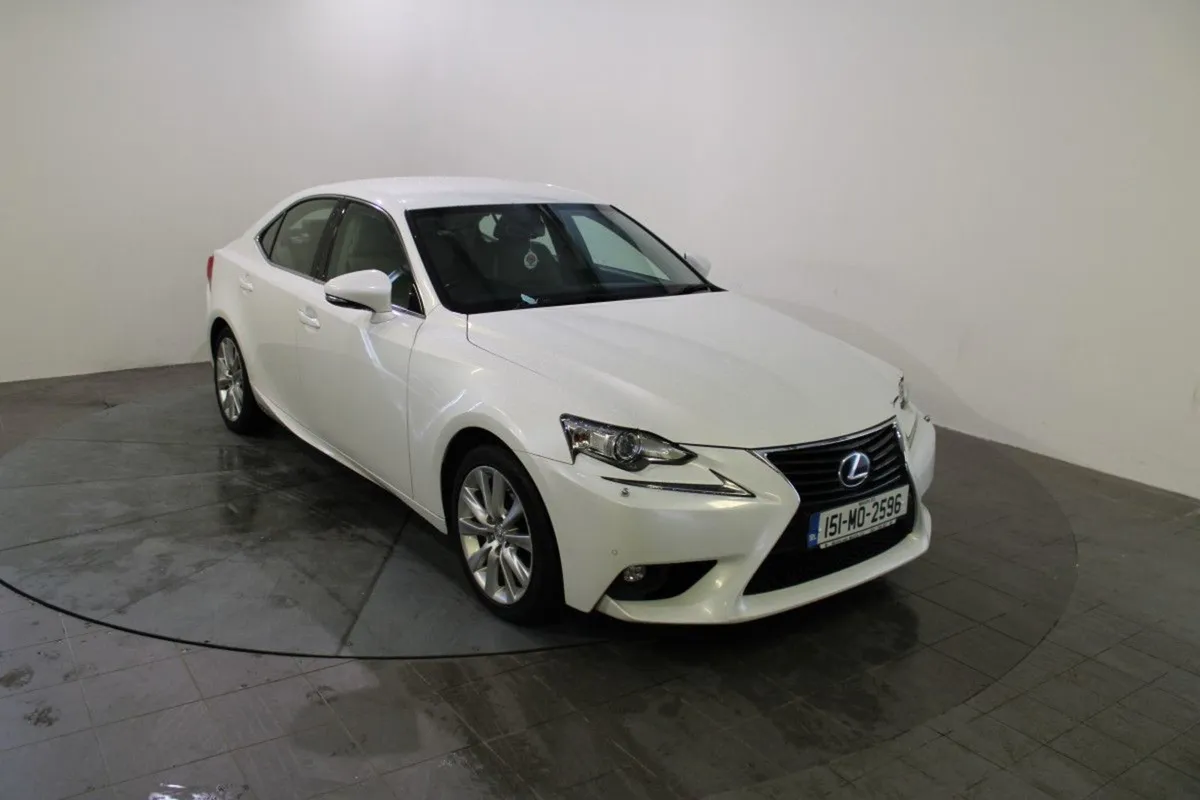 Lexus IS 300h Executive 2.5 - Image 1