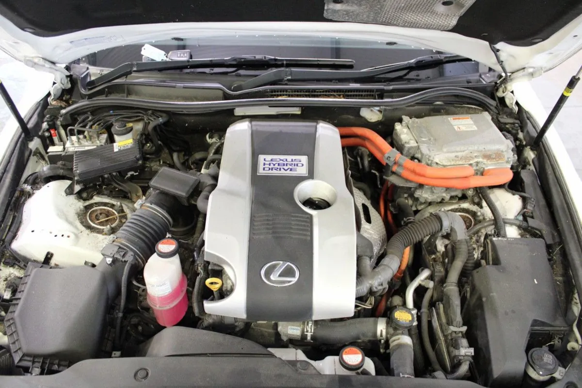Lexus IS 300h Executive 2.5 - Image 4