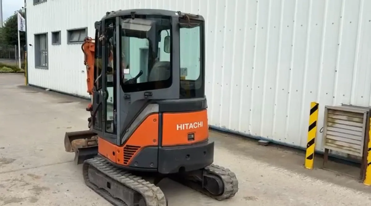 Hitachi ZX22U - Image 4
