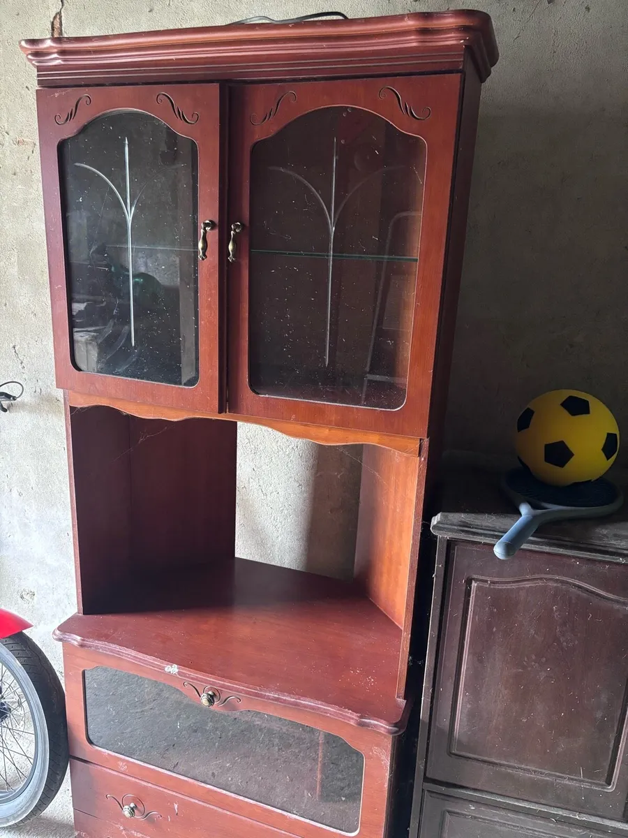 Cabinet - Image 1