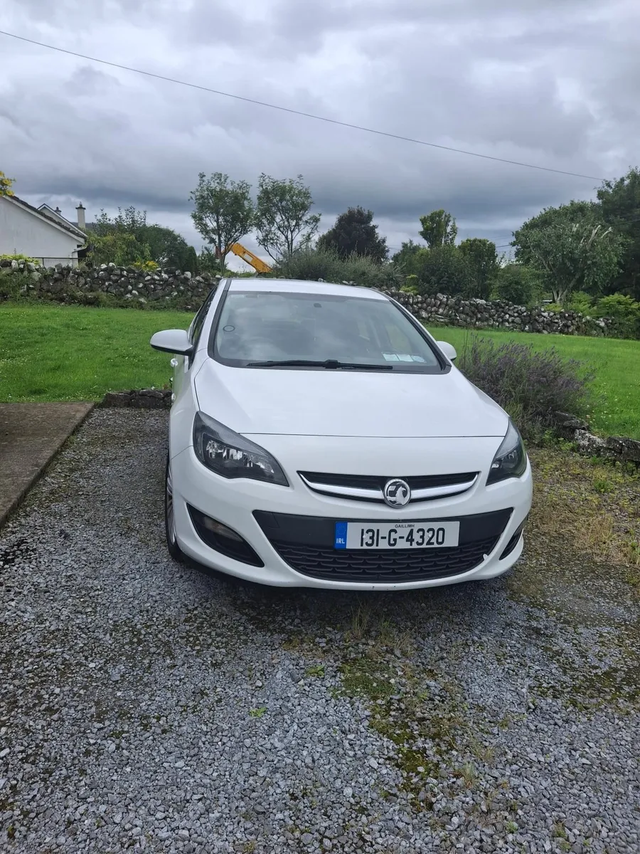 Vauxhall Astra 2013 - Image 1