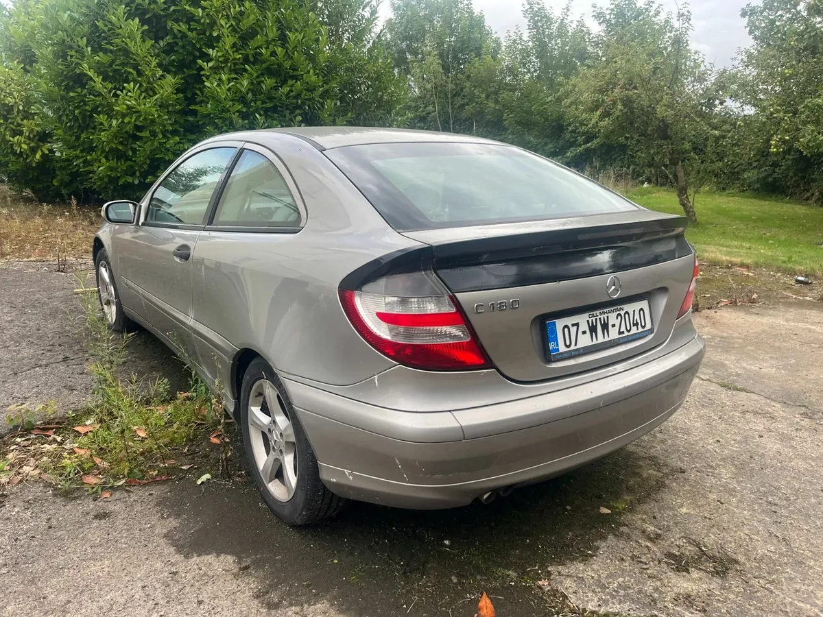 Mercedes-Benz C-Class 2007 - Image 2