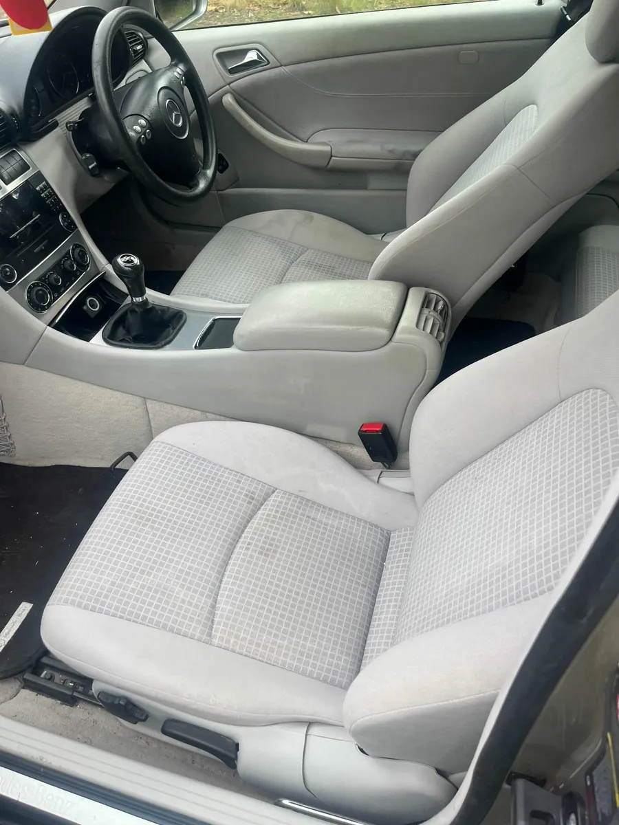 Mercedes-Benz C-Class 2007 - Image 3