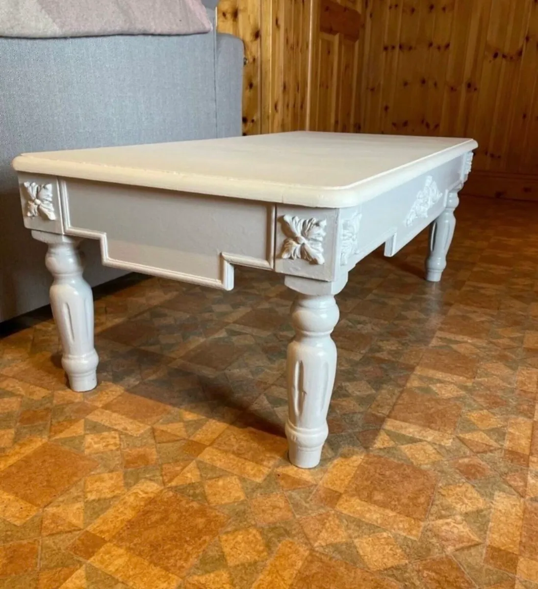 Gorgeous Coffee Table - Image 2