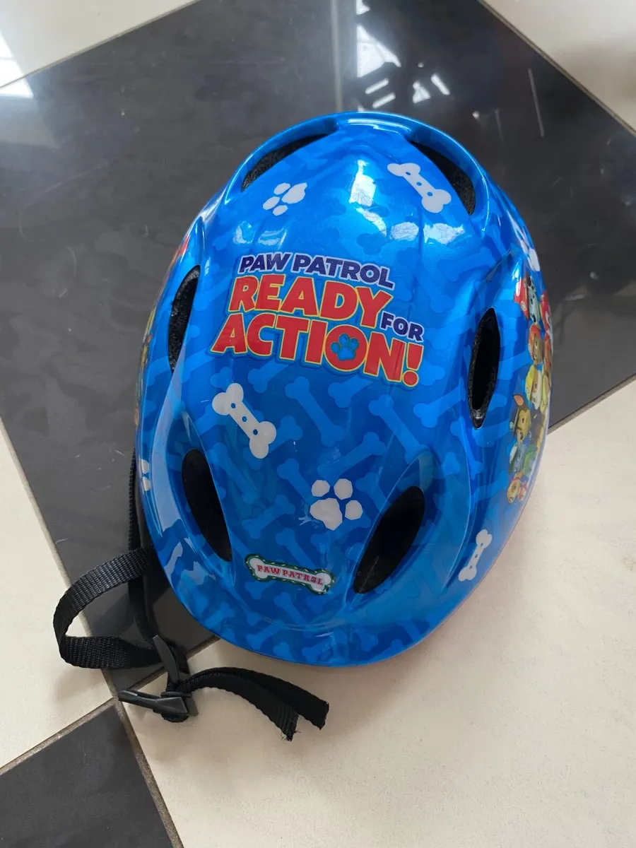 Children’s 12” bike & helmet - Image 2