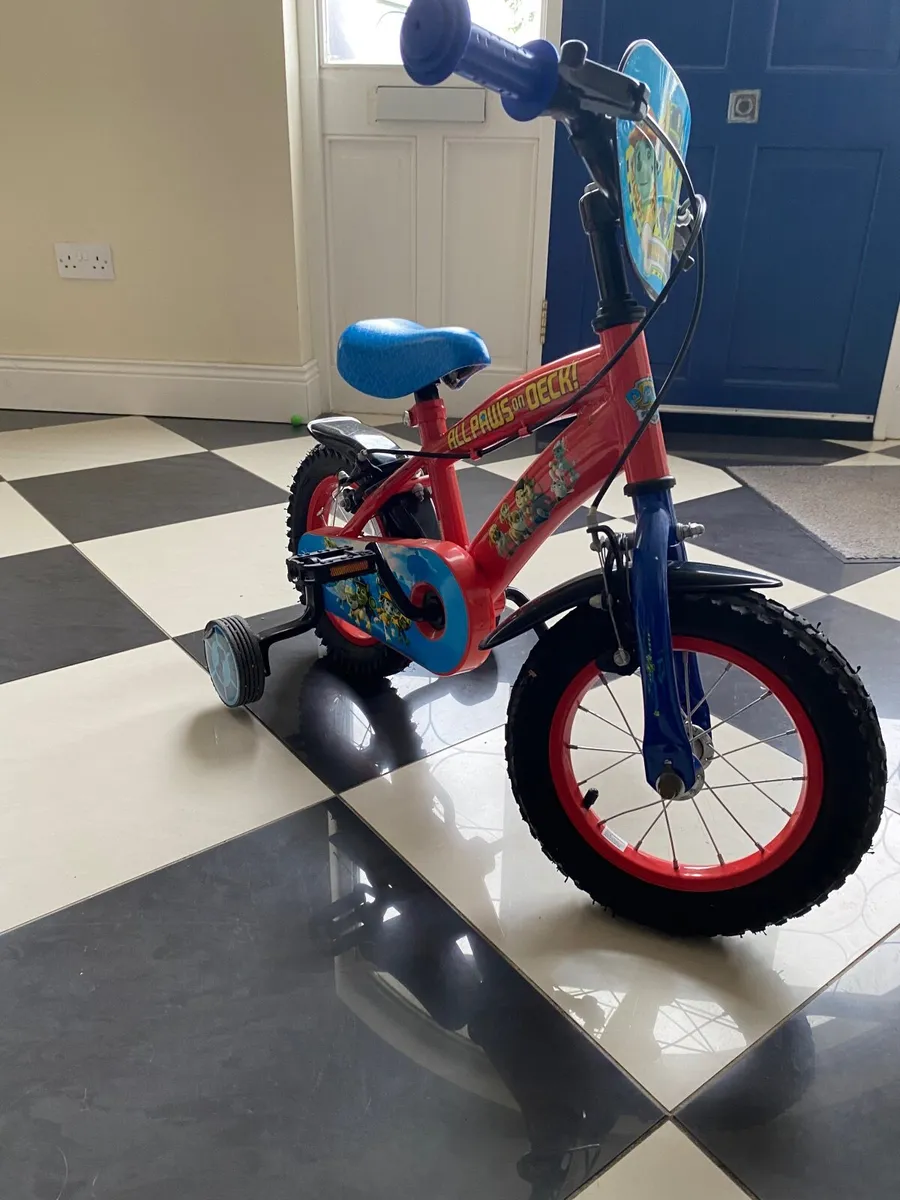 Children’s 12” bike & helmet - Image 4