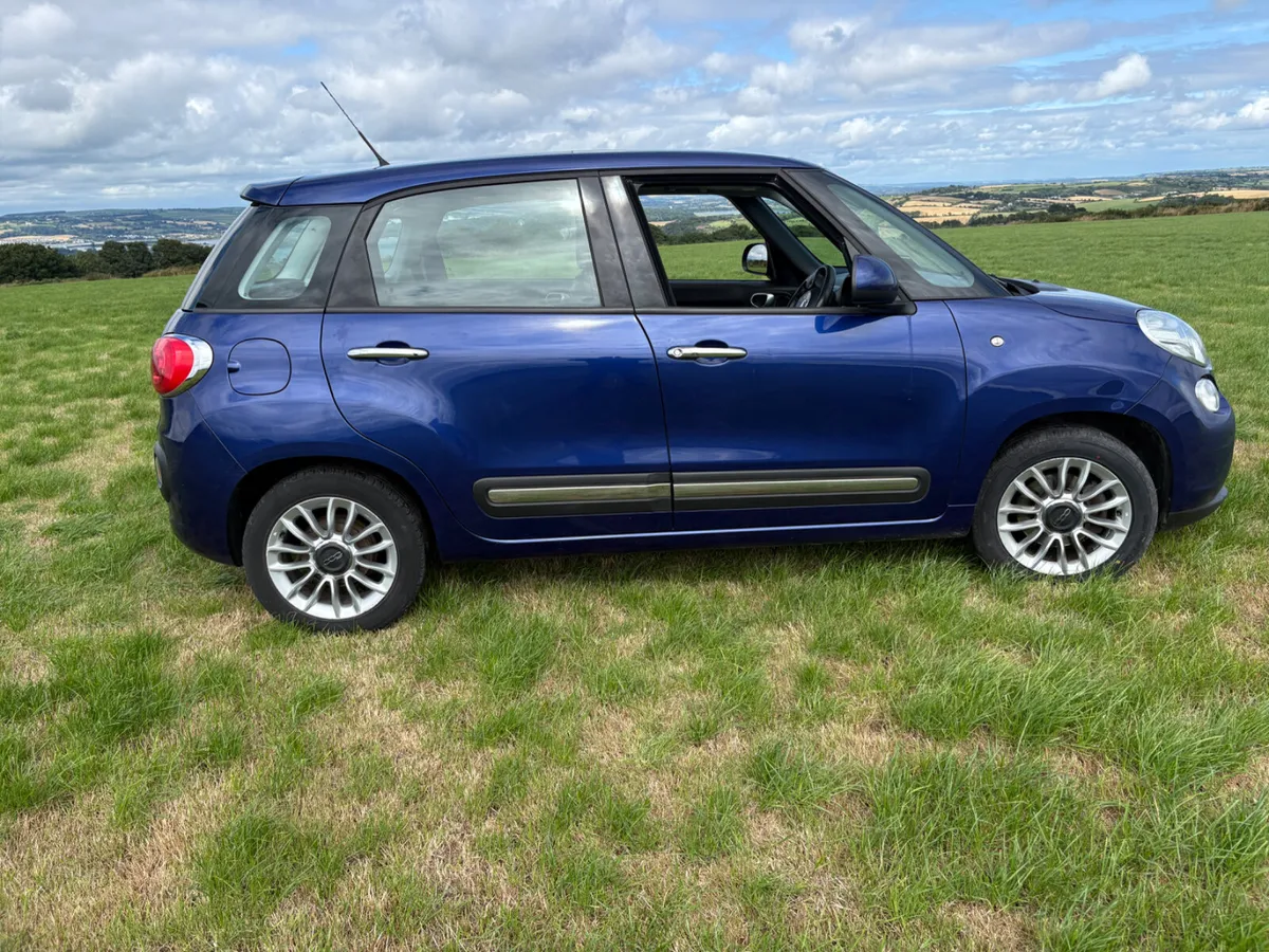 152 Fiat 500L  Automatic - Image 2