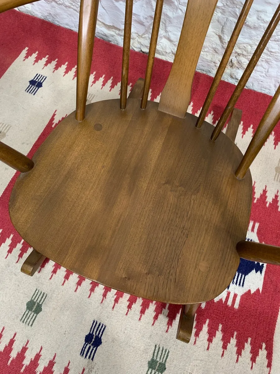 Ercol Model 891 Rocking Chair with Swan Motif. - Image 4