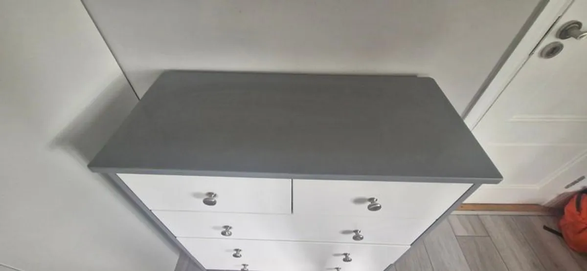 Chest of drawers - Image 2