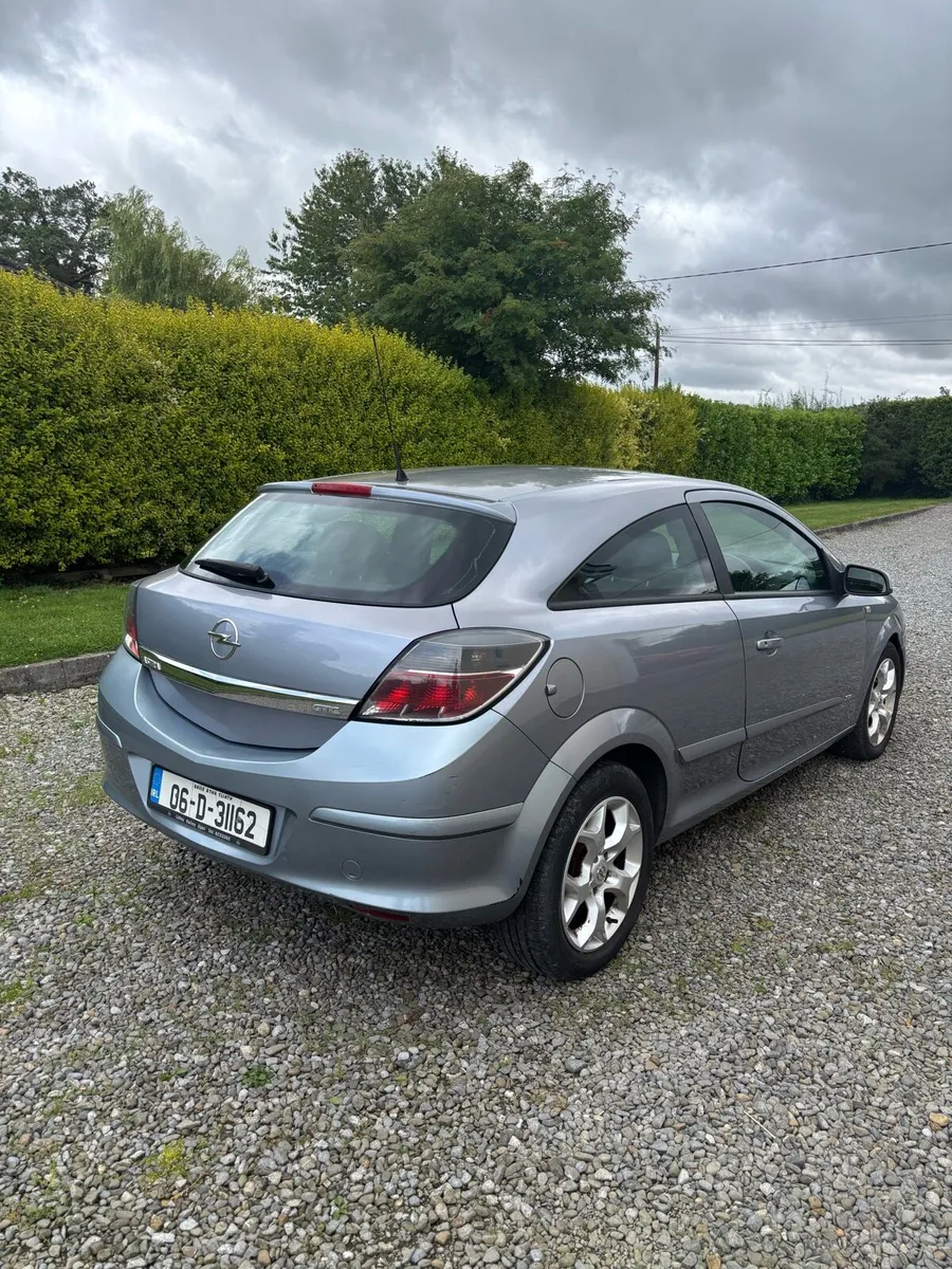 Opel Astra H 2006 - Image 2