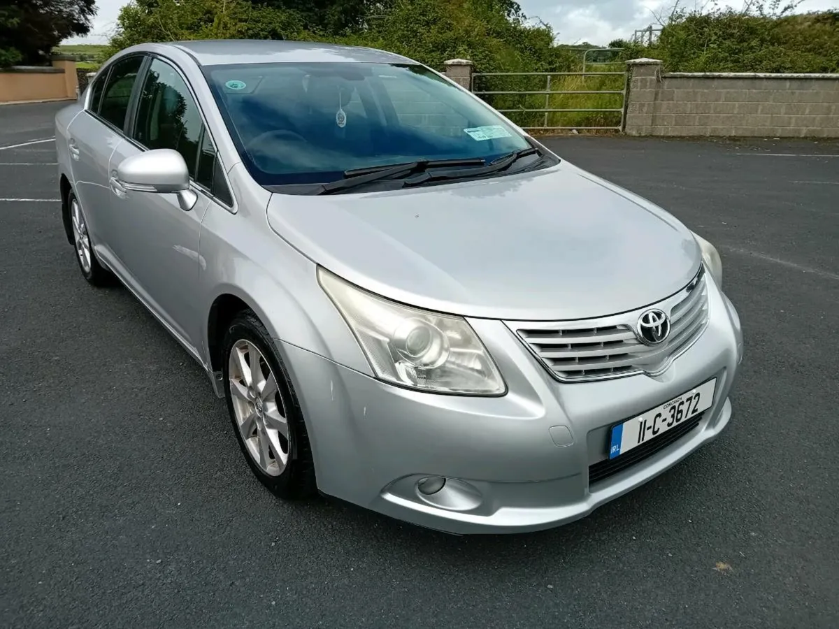 2011 Toyota Avensis - Image 1