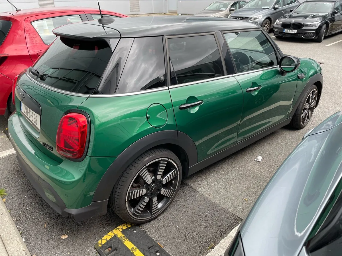 Car - Image 4