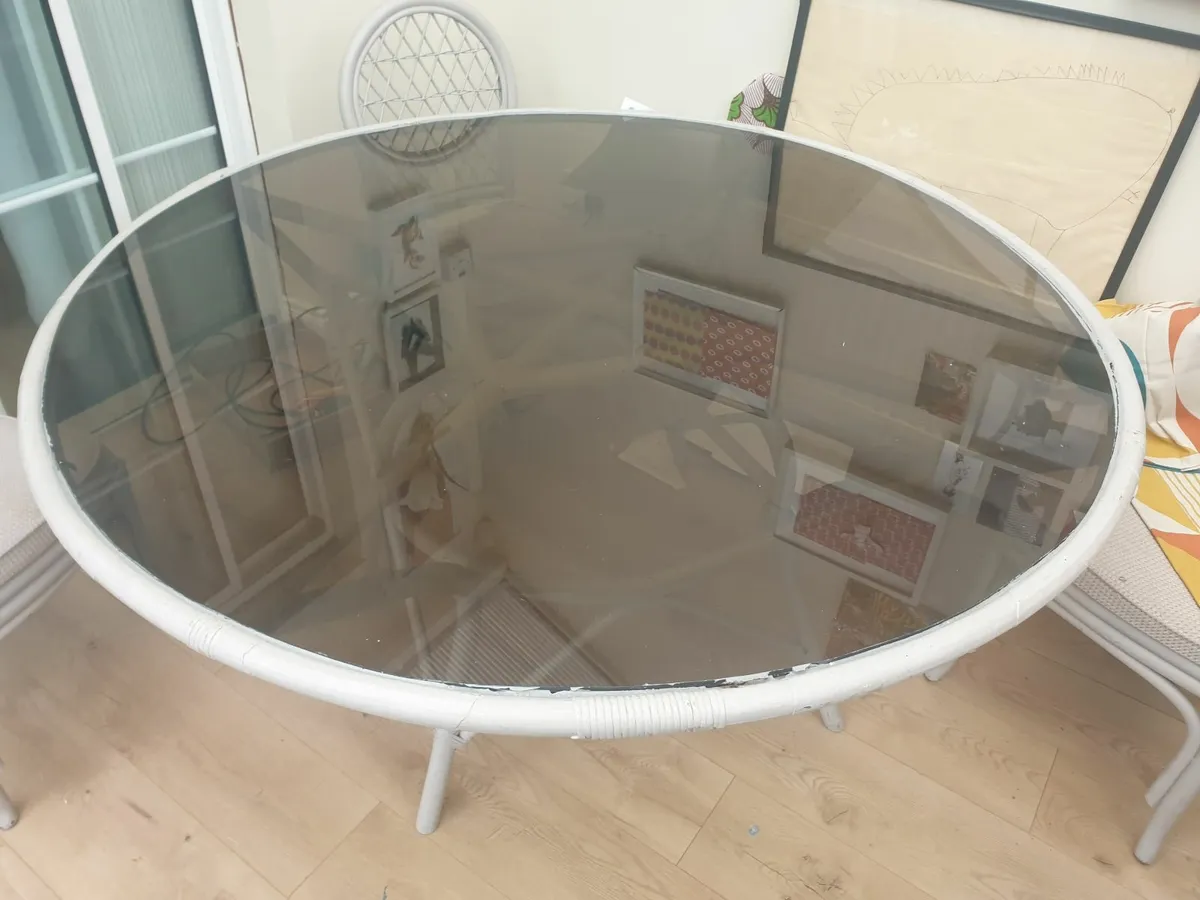 Free Table and chairs - Image 3