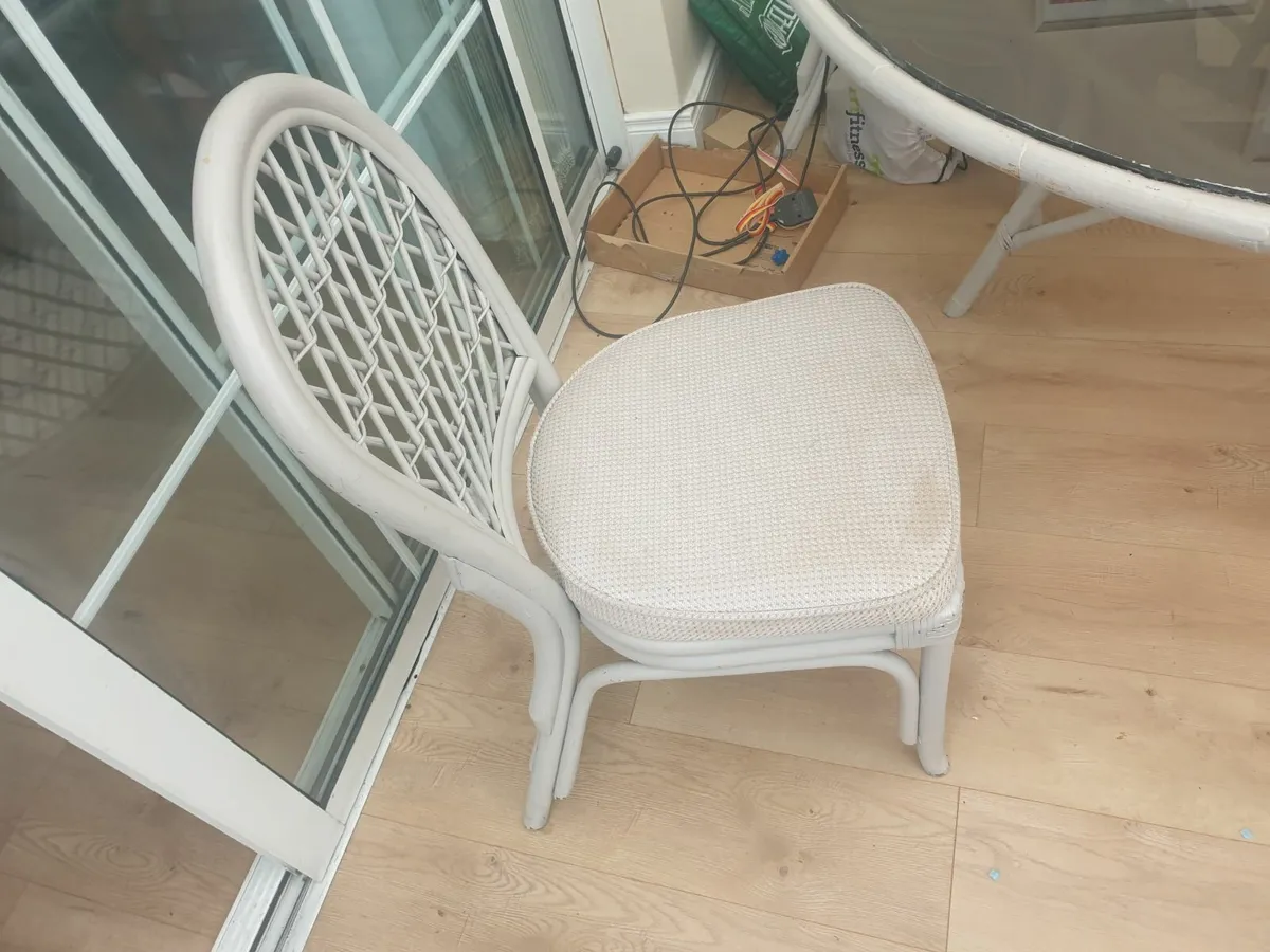 Free Table and chairs - Image 4