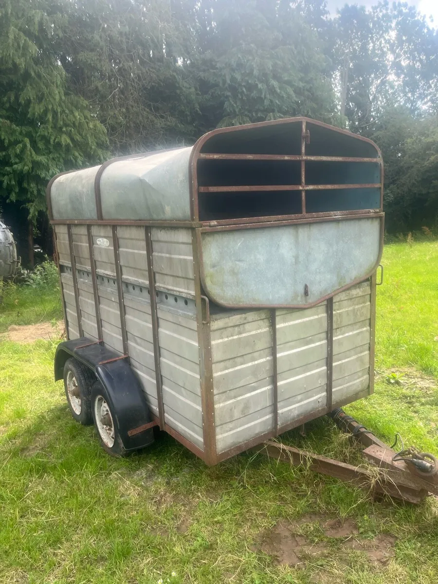 Cattle trailer - Image 1