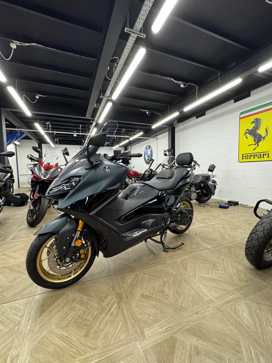 YAMAHA T Max 2023 - Image 4