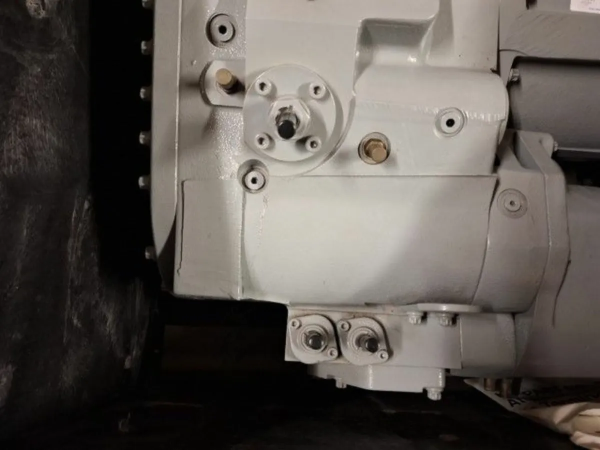 Online Auction Of Carrier Screw Compresor & More! - Image 2