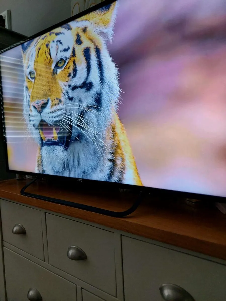 JVC 43inch Smart Tv - Image 3