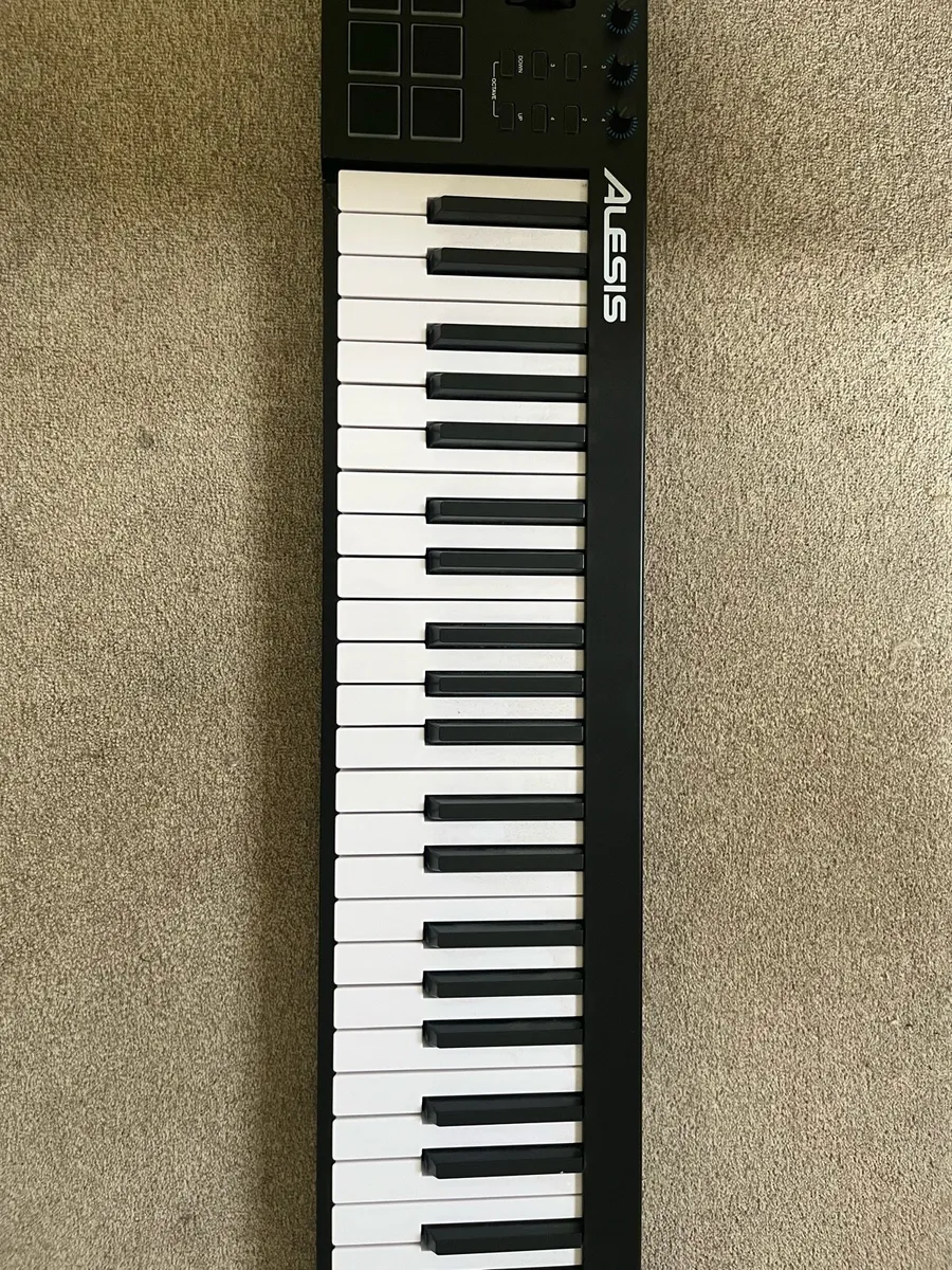 Midi keyboard - Alesis V49 - Image 1